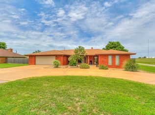 407 E Main, Corn, OK 73024