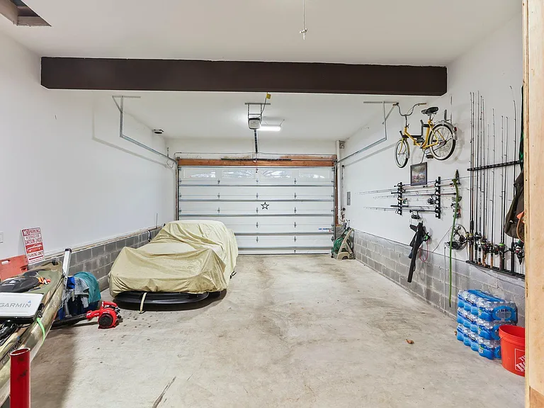 234 Howell St — Photo 30