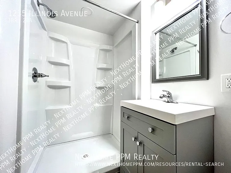 1235 Illinois Ave — Photo 27