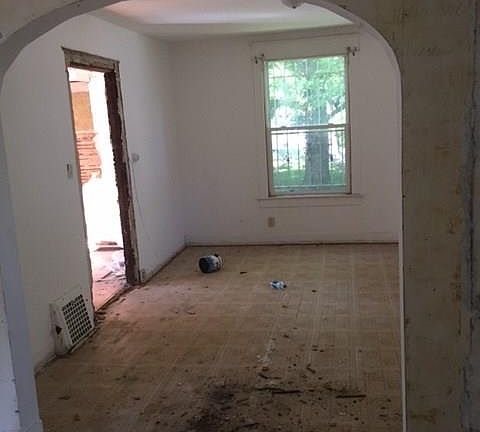 4th image of 1805 N Broadway St