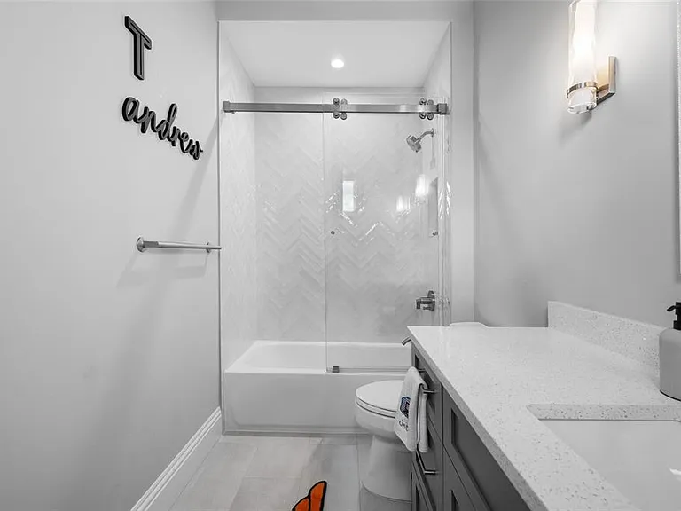 2623 S Parkview St — Photo 30