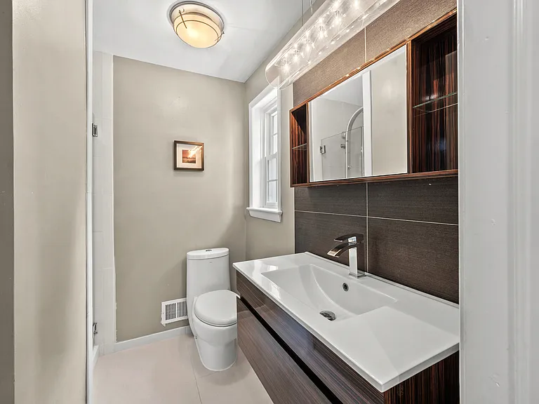 3017 S Hill St — Photo 23