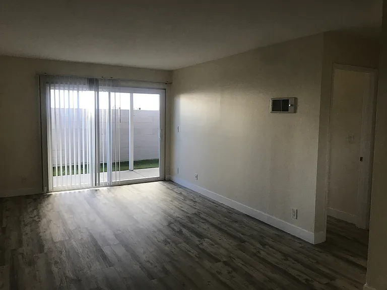293 Tamarack Ave #F — Photo 5