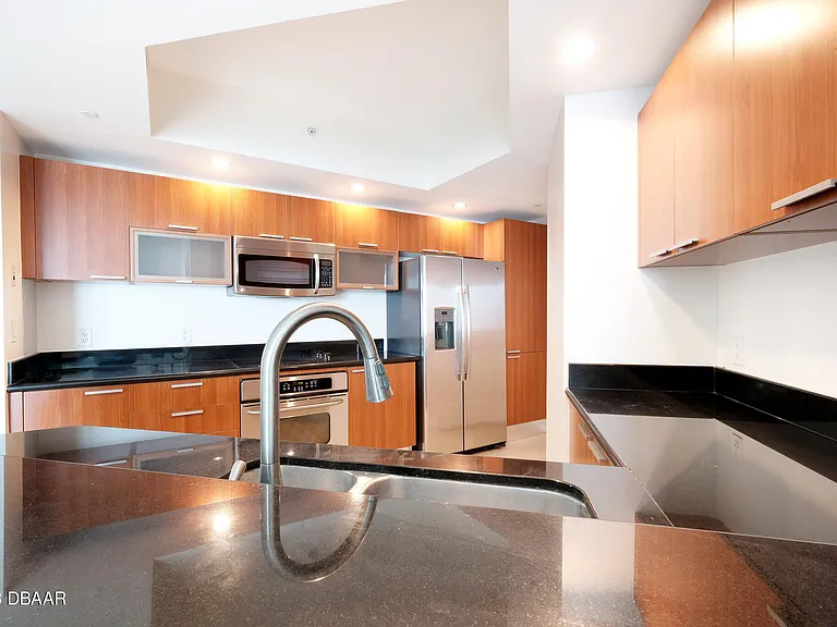 241 Riverside Dr #1006 — Photo 10