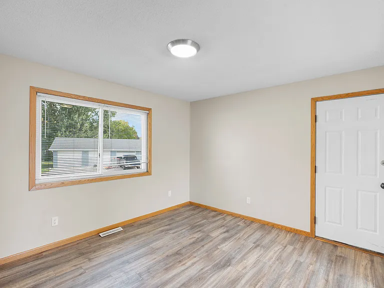 2106 8th Ave NW — Photo 10