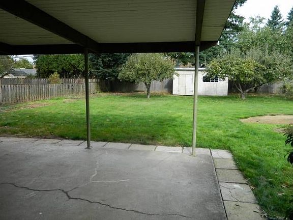 Large Fenced Yard