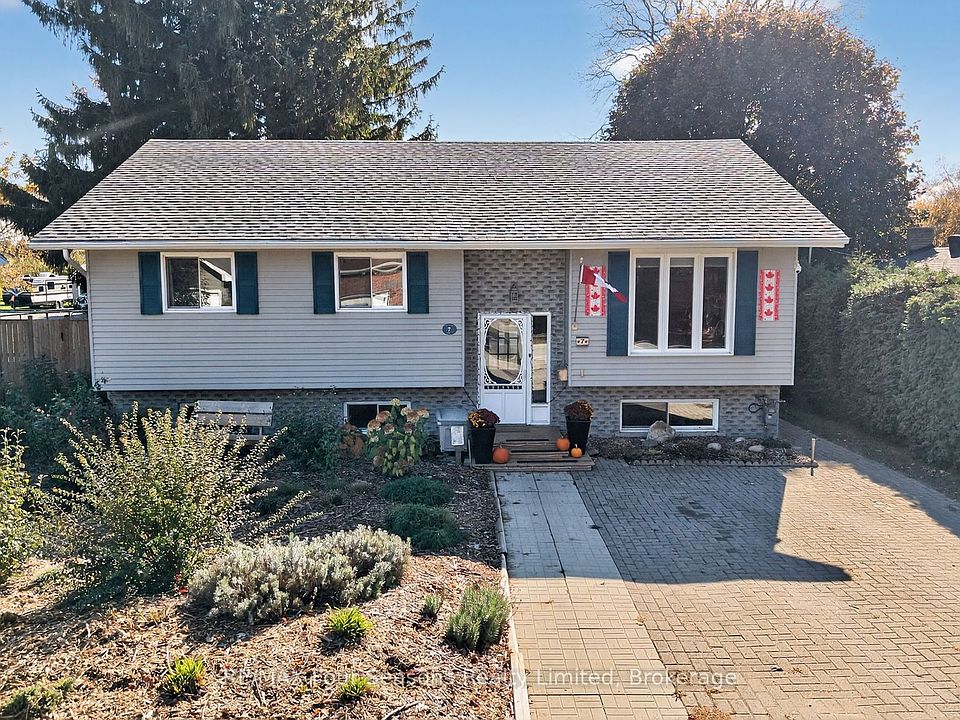 1st image of 7 Batteaux Rd