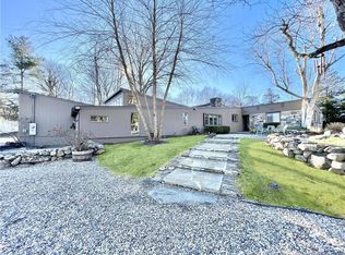 38 Old Mill Ln, Stamford, CT 06902