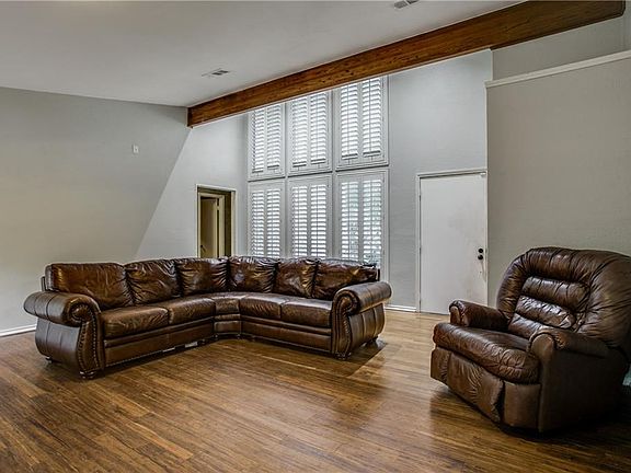 3rd image of 508 Willow Creek Ct