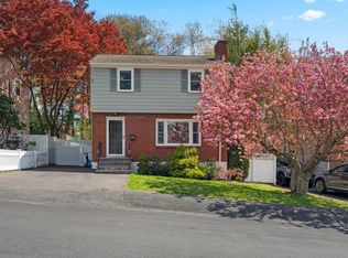 18 Crosstown Ave, West Roxbury, MA 02132