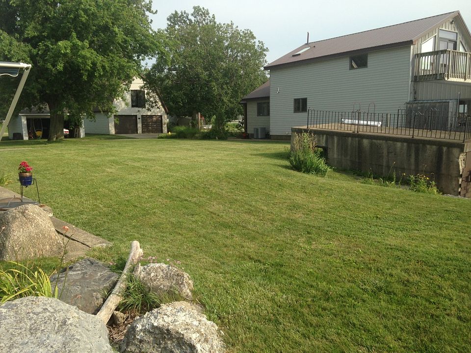 2nd image of 229 S Shore Dr