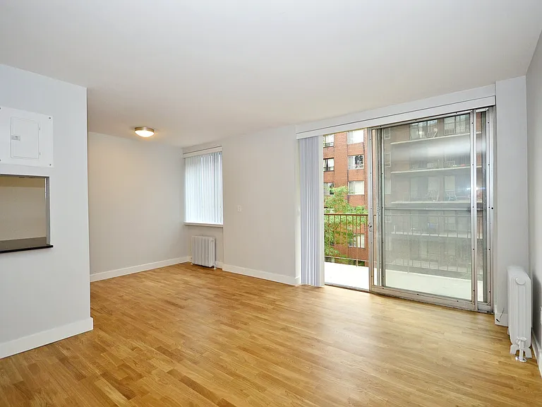 501 Kingston Rd — Photo 4