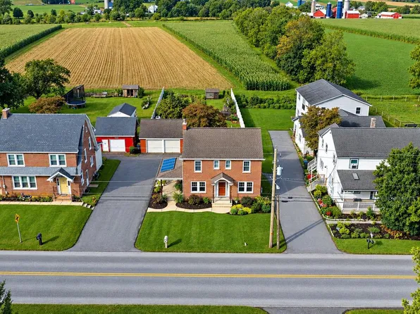 92 N Ronks Rd, Ronks, PA 17572