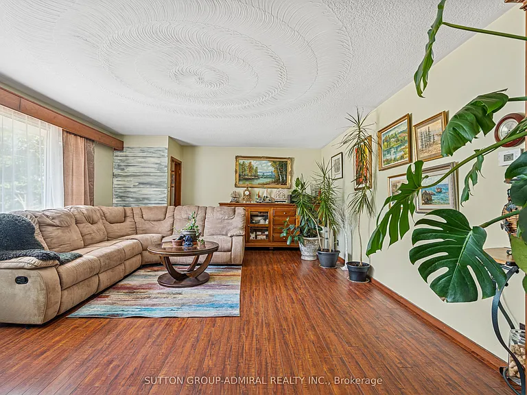 499 York St #UPPER — Photo 10