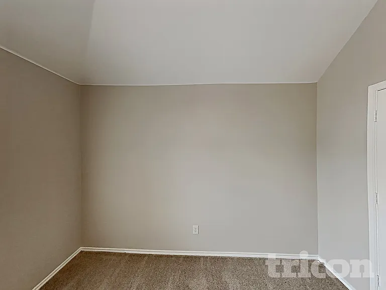 1013 Kingsley Dr — Photo 19