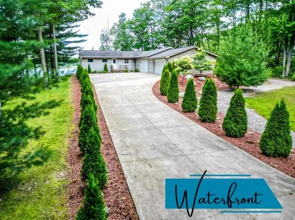 4250 Hayes Rd, Harrison, MI 48625