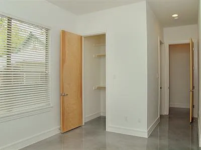 4605 Avenue B — Photo 7