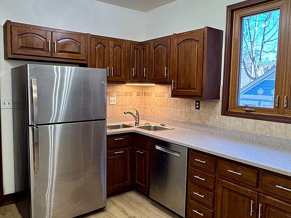 3rd image of 2992 S Wentworth Ave
