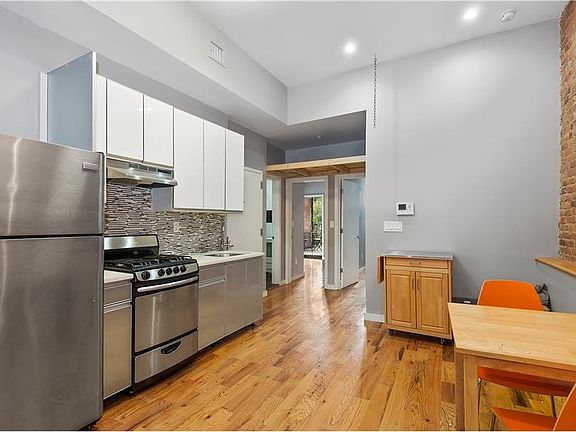 2nd image of 240 Vernon Ave APT 2R