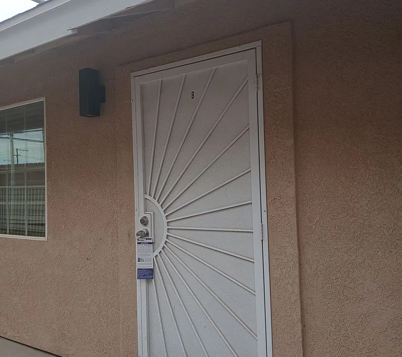 162 W Alamo St