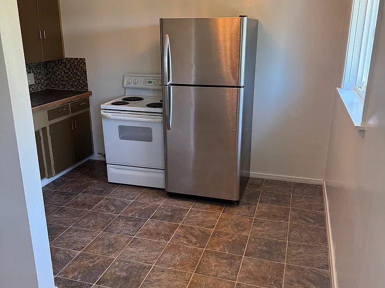 2618 W Fairview Ave #2 — Photo 6