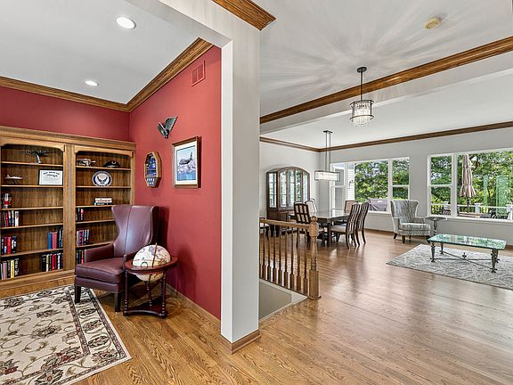 2nd image of 12392 Pheasant Ridge Dr