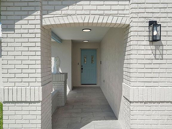 4th image of 7439 Vienna Ln