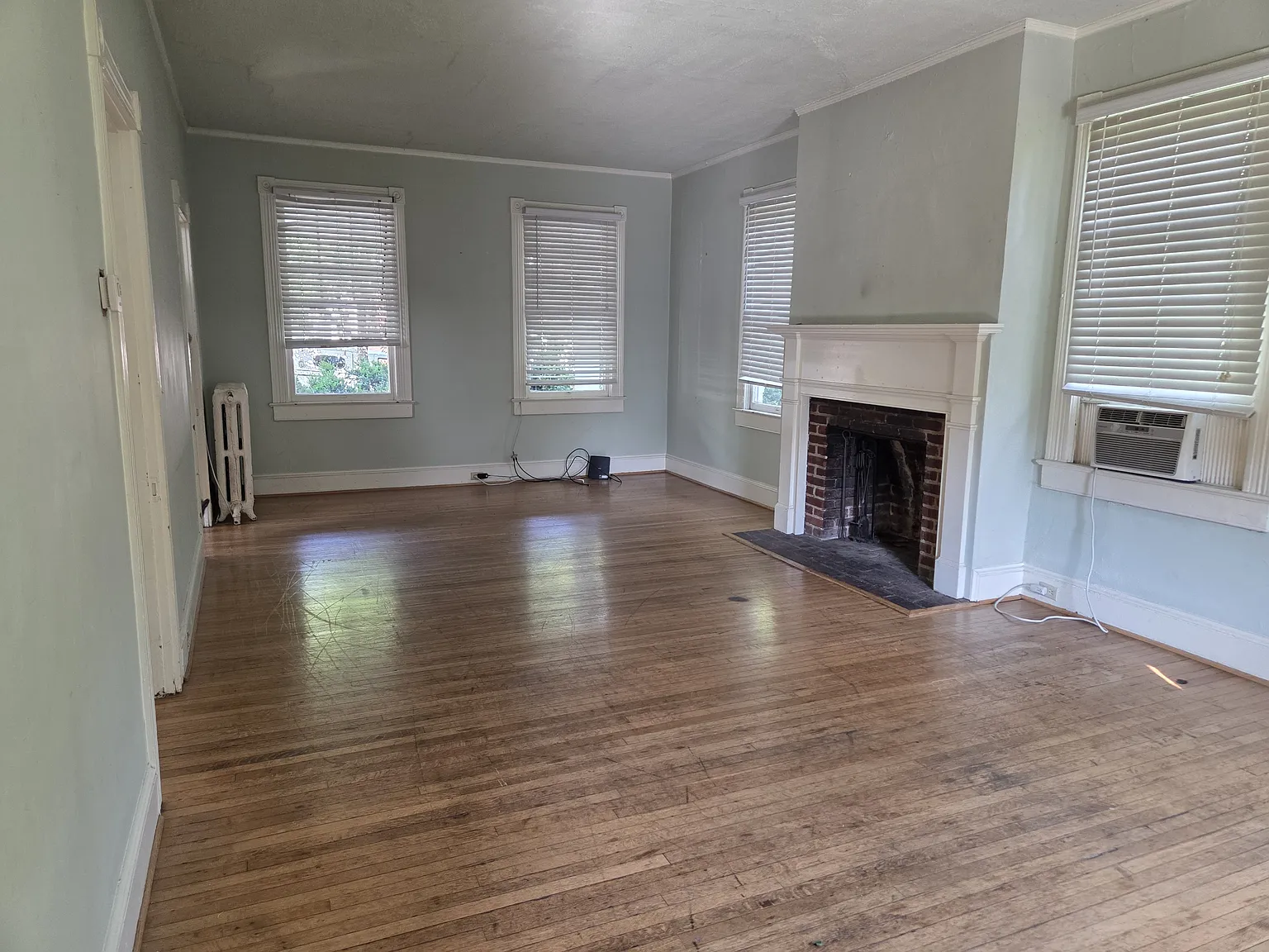 5 bed, 1757 sqft, $2,650 — Photo 2