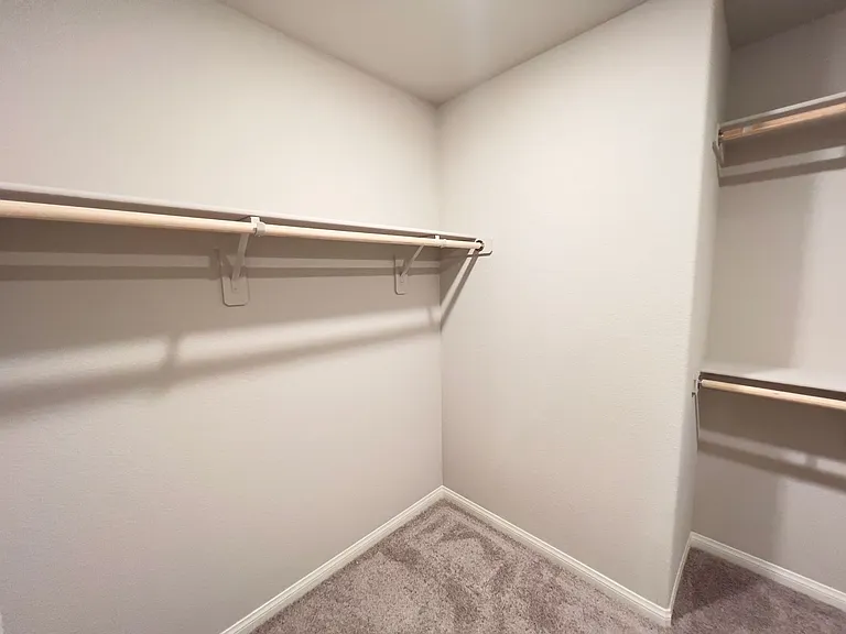 10946 Cambridge Lakes Ave — Photo 15