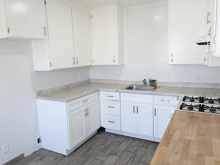 3247 W Century Blvd #8 — Photo 16