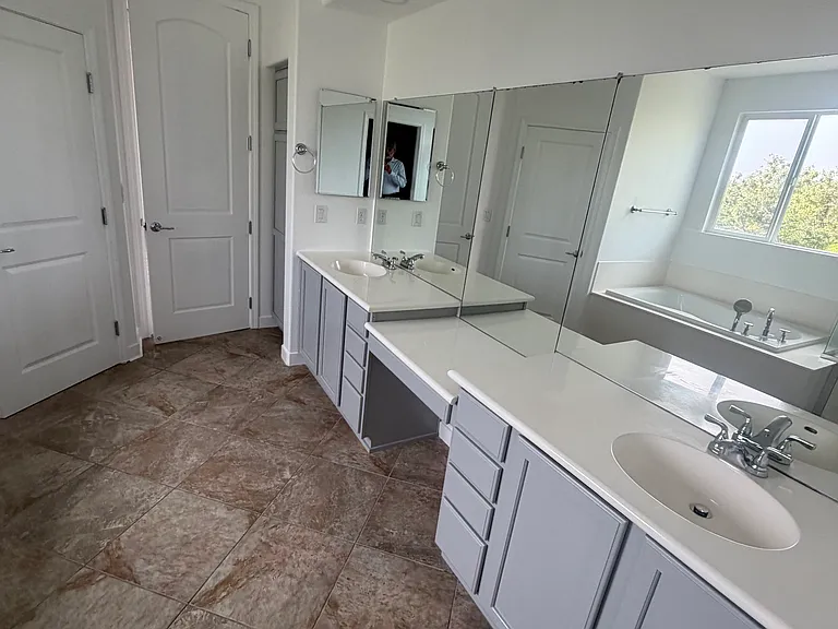109 Cropton Ct — Photo 49