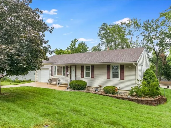 345 S Fairview Ave, Liberty, MO 64068