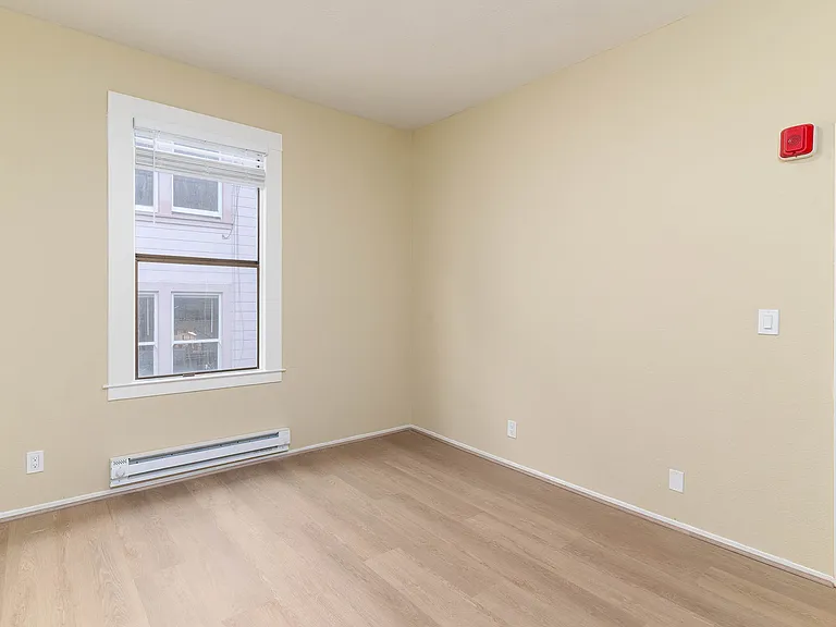 Oak Shrader Apartments — Photo 5
