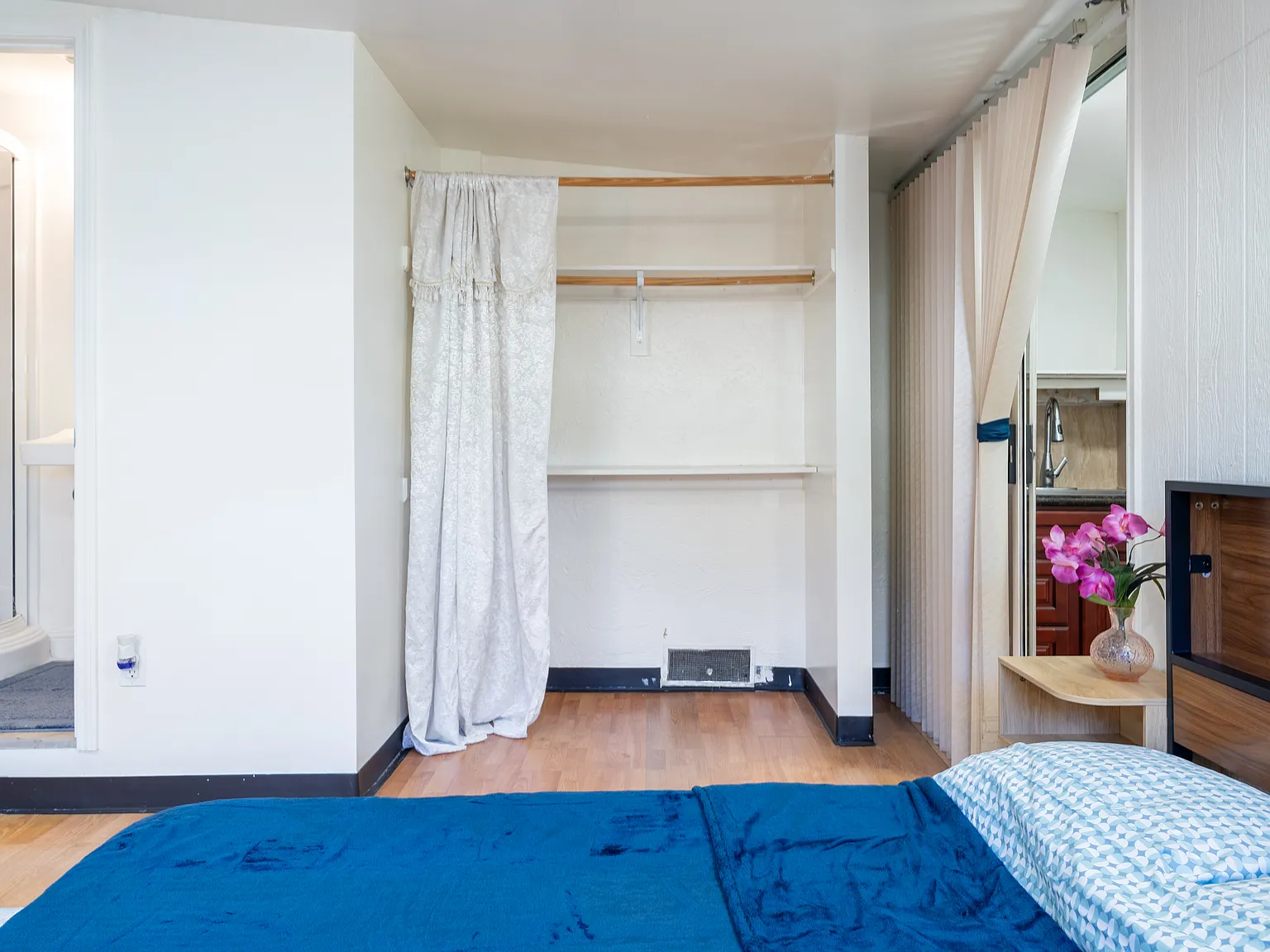 Mountain Room — Photo 4