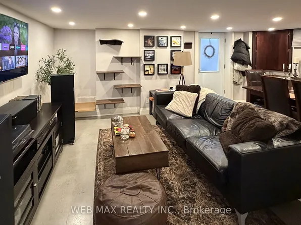 980 Avenue Rd Unit 3, Toronto, ON M5P 2K8