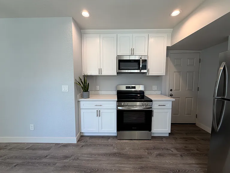 3519 Hoover St — Photo 6