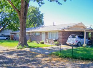 2102 S 2nd Ave, Yakima, WA 98903