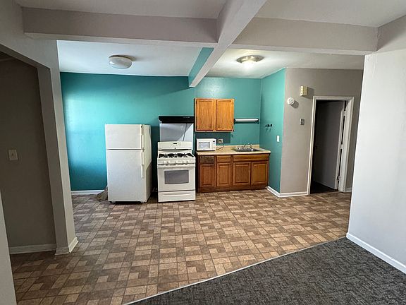2nd image of 1413 W Greenfield Ave #1