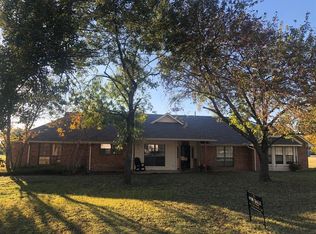 111 Center St, Nevada, TX 75173