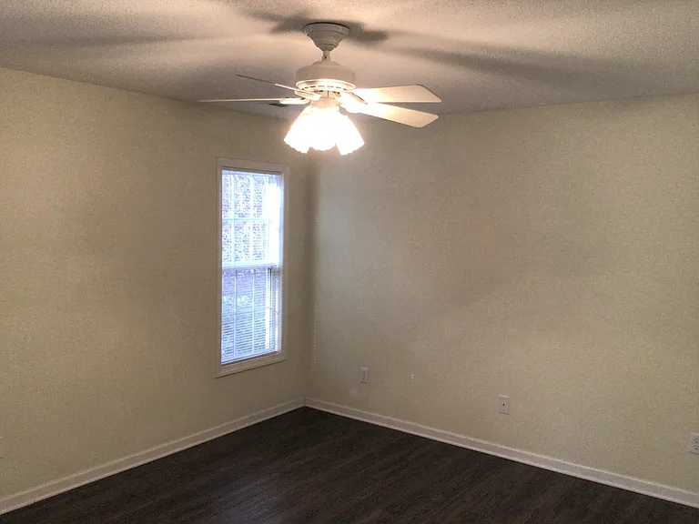 5470 Regent Village Dr — Photo 11