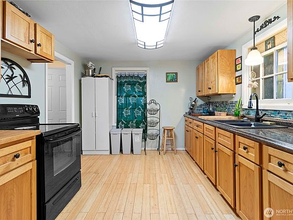 3rd image of 13012 NE 39th Avenue