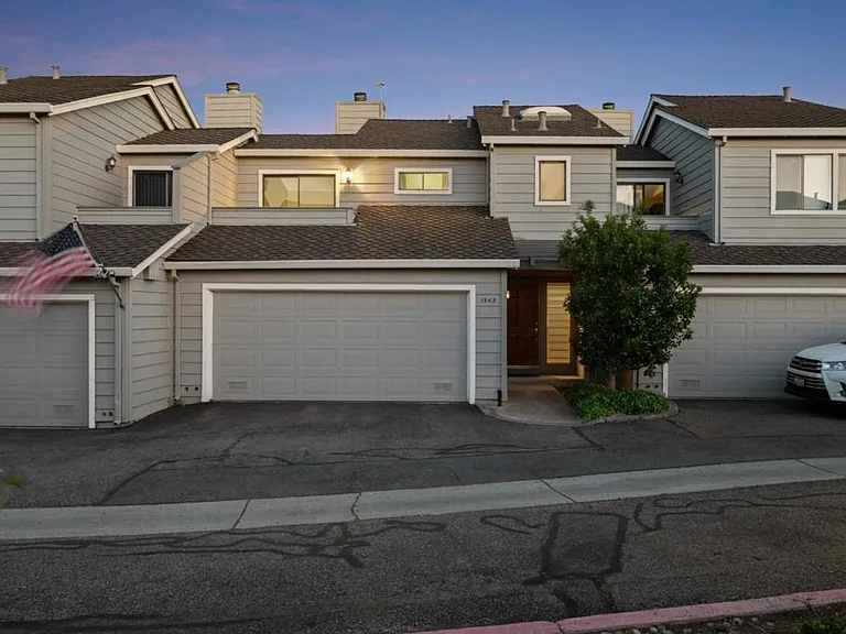 1545 Camden Village Cir — Photo 34