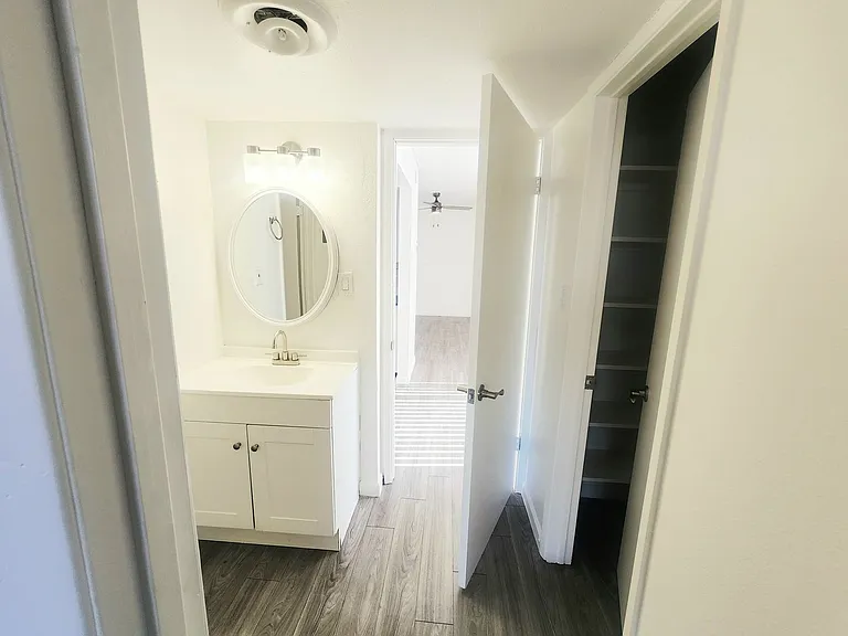 Park West Apartments — Photo 31