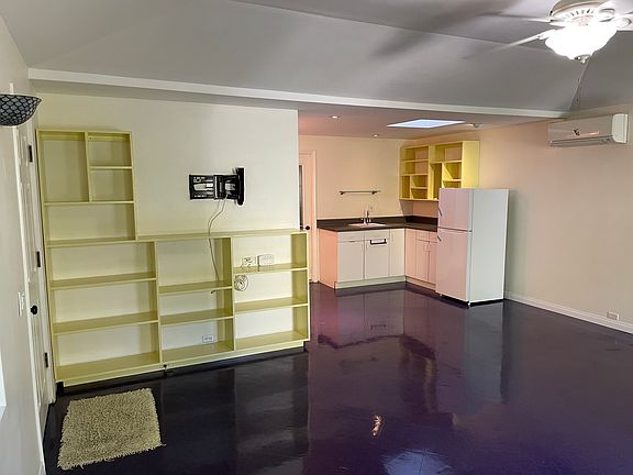 5th image of 1453 Centinela Ave APT D
