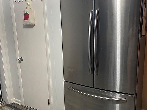 5th image of 204 Brinkley St