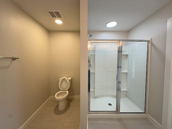 4th image of 467 Westgate Way Building 1