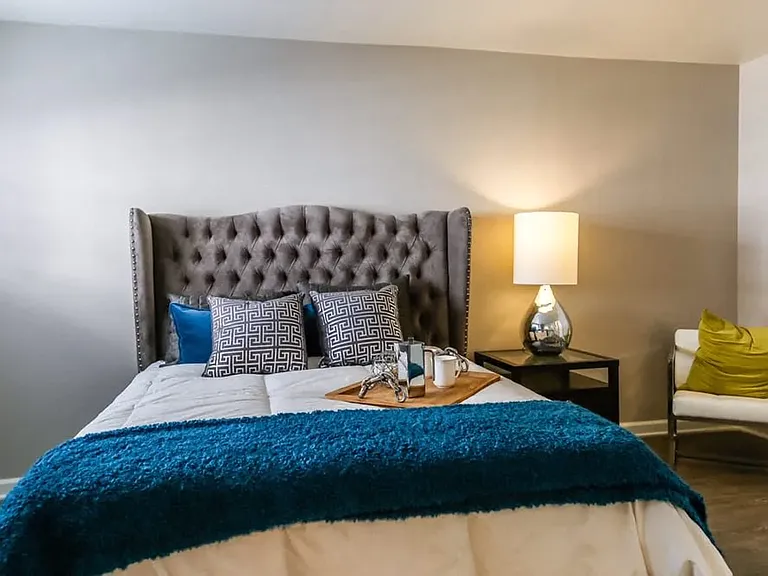 Sierra Canyon Apartments — Photo 11