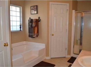 9732 Parker Lake Cir, Navarre, FL 32566