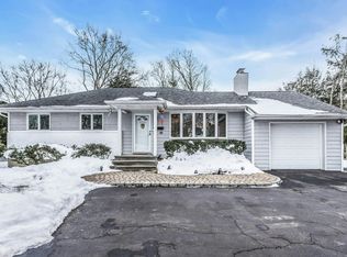 88 Burton Ln, Commack, NY 11725