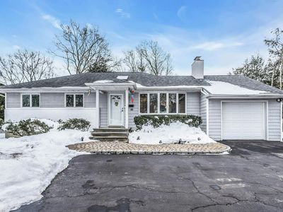 88 Burton Ln, Commack, NY, 11725